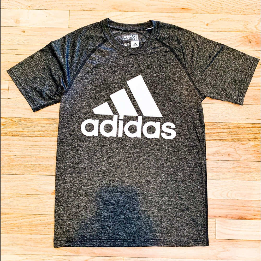 ⭐️ADIDAS Ultimate Tee
